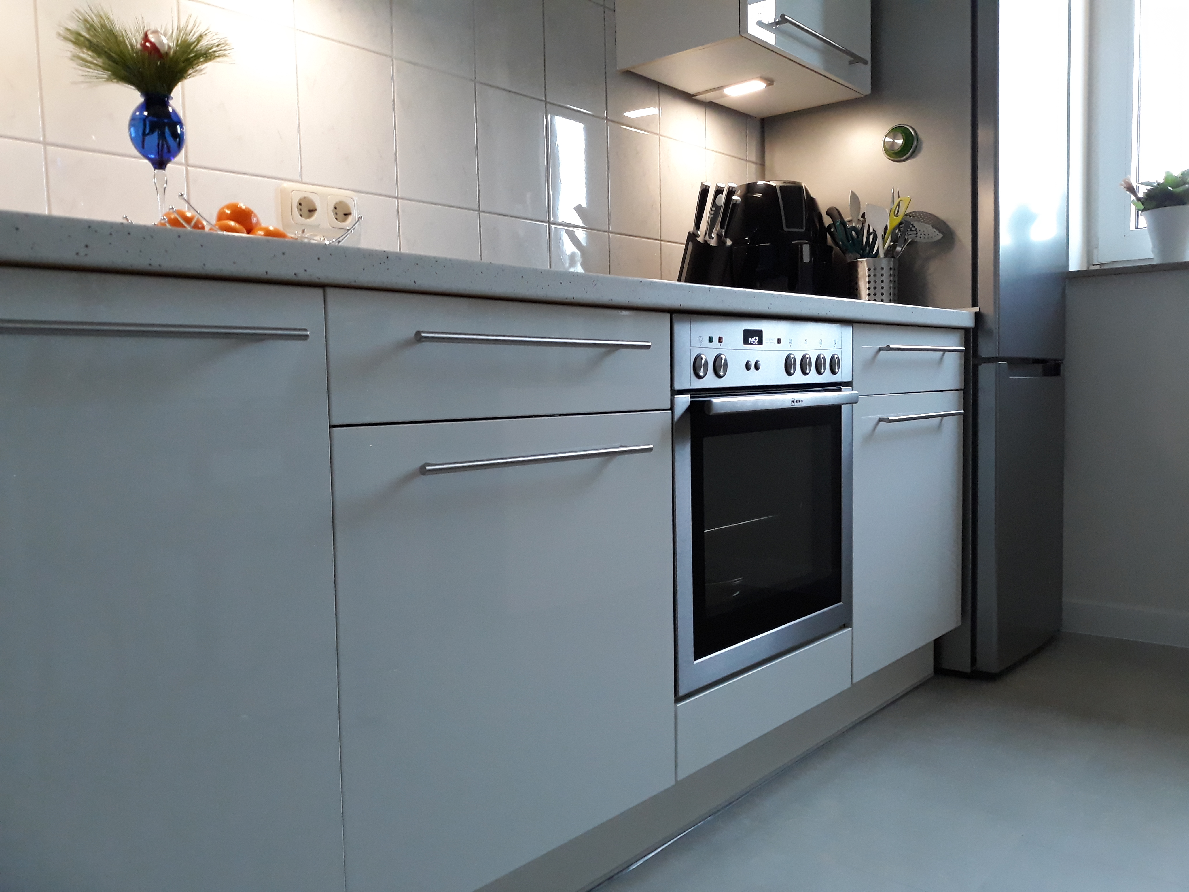 Küchenfront 19mm Weiß Hochglanz nach Maß – DEKORPLATTE24
